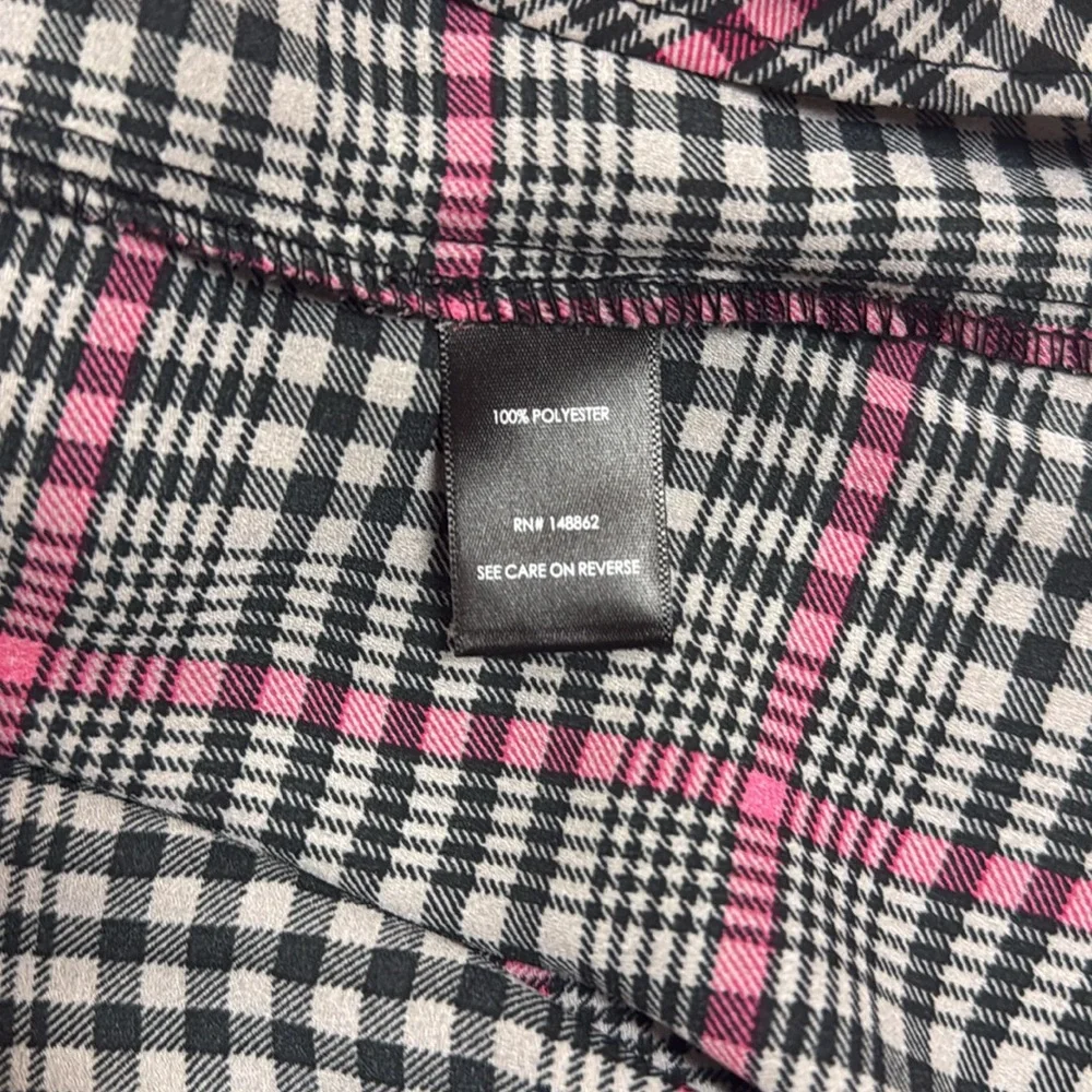 Torrid: Harper Georgette Pullover 3/4 Sleeve - Picture 12 of 14